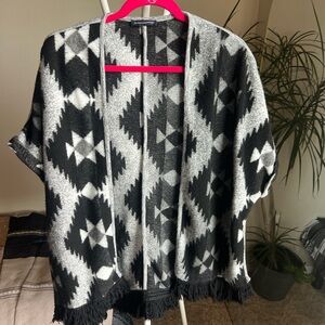 American Eagle Outfitters Black and Gray Patterned Cardigan